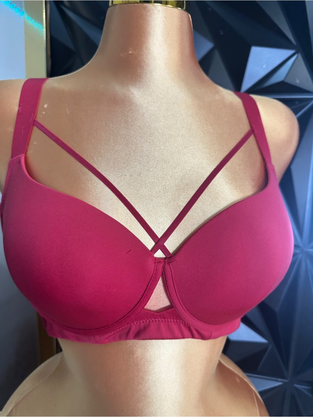 🔥Strappy Plunge T-Shirt Bra in Berry